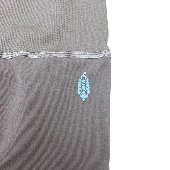 NWOT✨FP MOVEMENT✨- Dip It High Shorts M/L - Picture 4 of 13